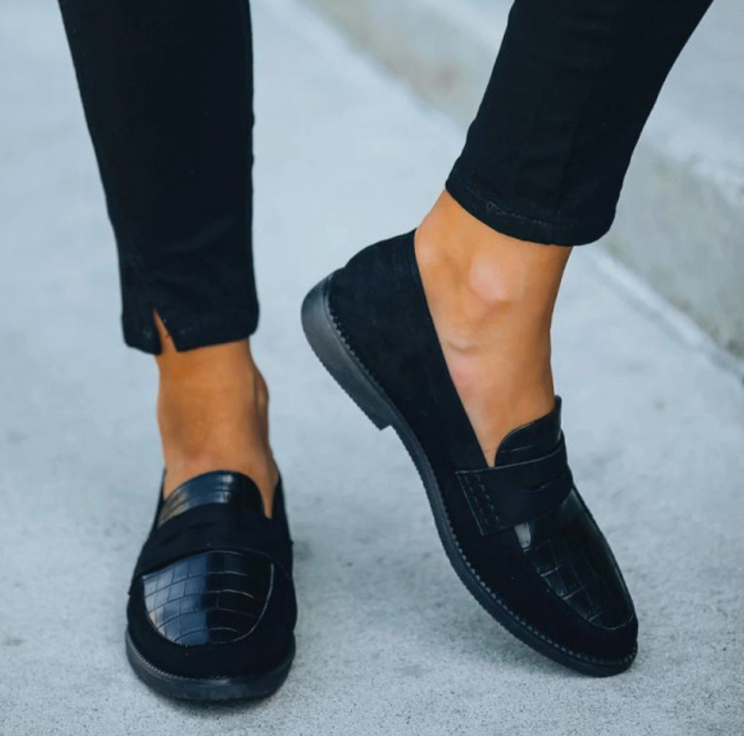 Women's Black Classic Loafers with Refined Finish