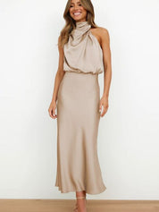Women's Maxi Cocktail Dress with Halter Neck and Elegant Evening Look