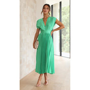 Ilse - Refined pleated midi dress with V-neck