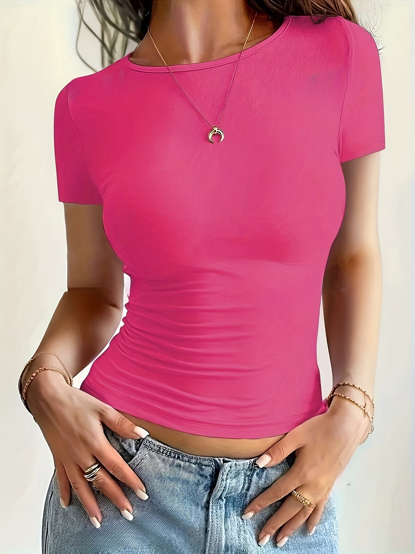 Kyana - Fitted Basic T-Shirt with Stretch