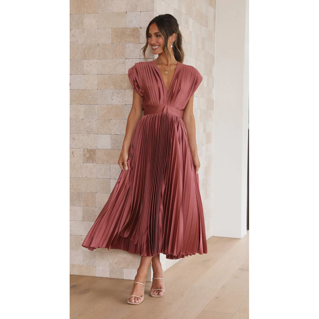 Ilse - Refined pleated midi dress with V-neck