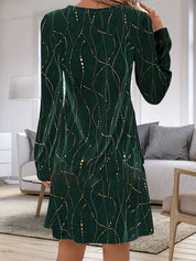 Green Loose-Fitting Party Dress with V-Neck and Gold Details