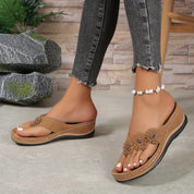Comfort teen slippers with flower detail and wedge heel for women