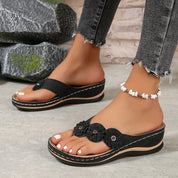 Comfort teen slippers with flower detail and wedge heel for women