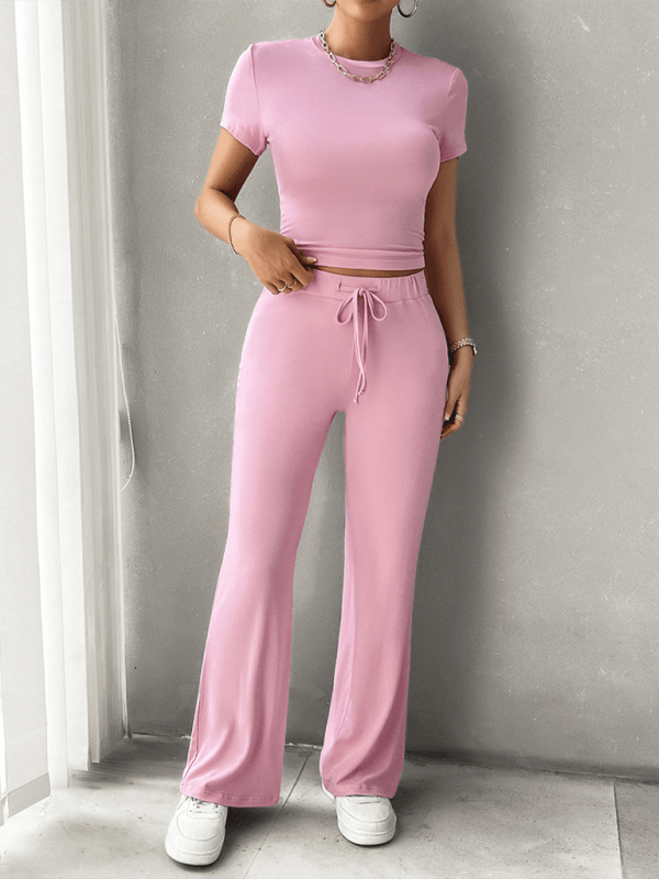 Comfortable Lounge Set for Women with Crop Top and Drawstring Pants