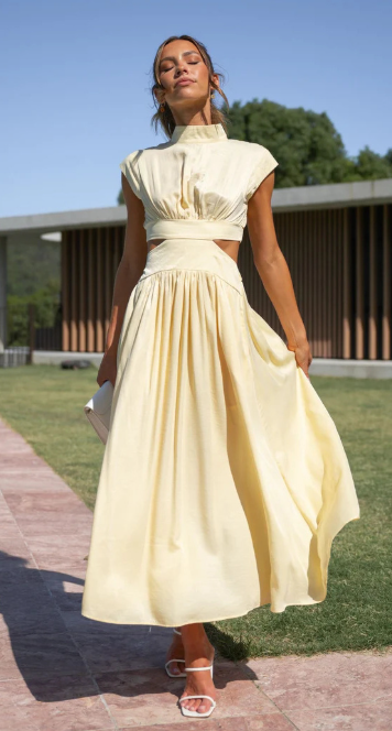 Noa - Maxi dress with stylish cut-out waist