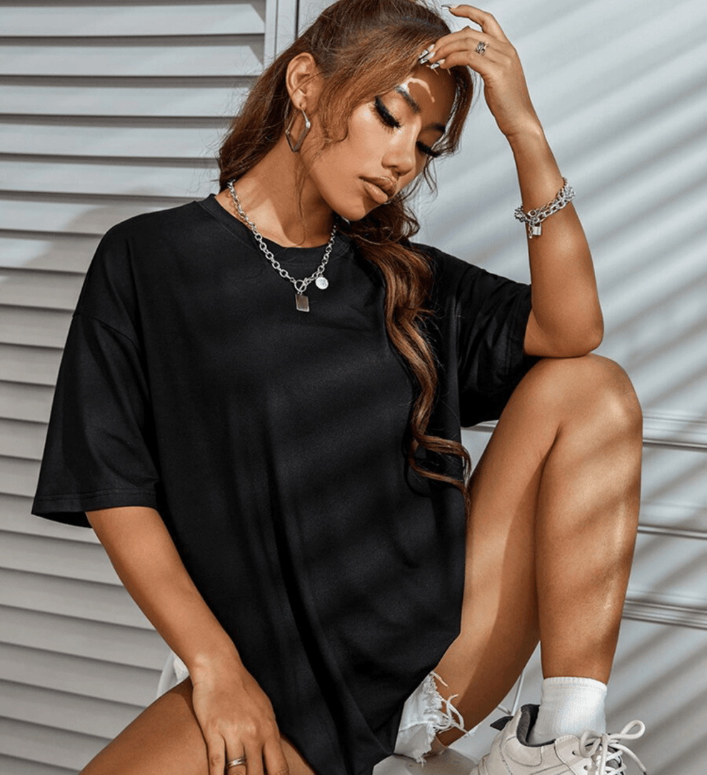 Stylish Oversized Women's T-Shirt with Artistic Print