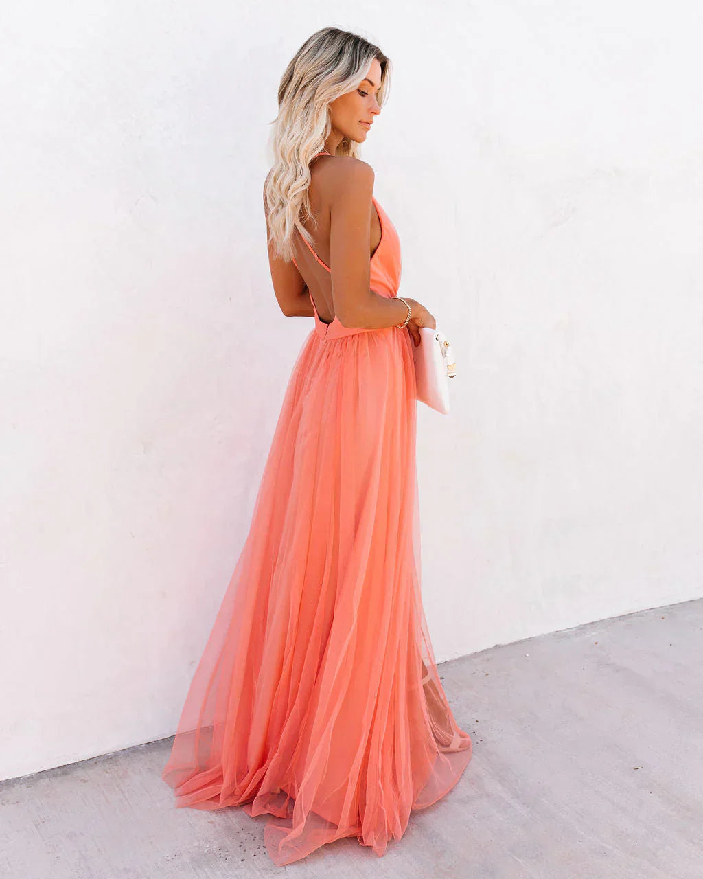 Maylin - Elegant dress with open back and V-neck