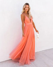 Maylin - Elegant dress with open back and V-neck