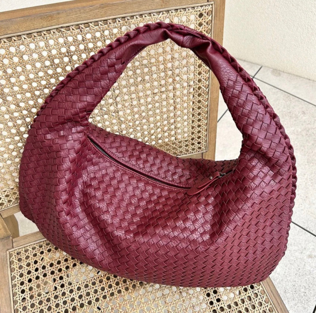 Trendy Women's Braided Handbag with Spacious Stylish Design