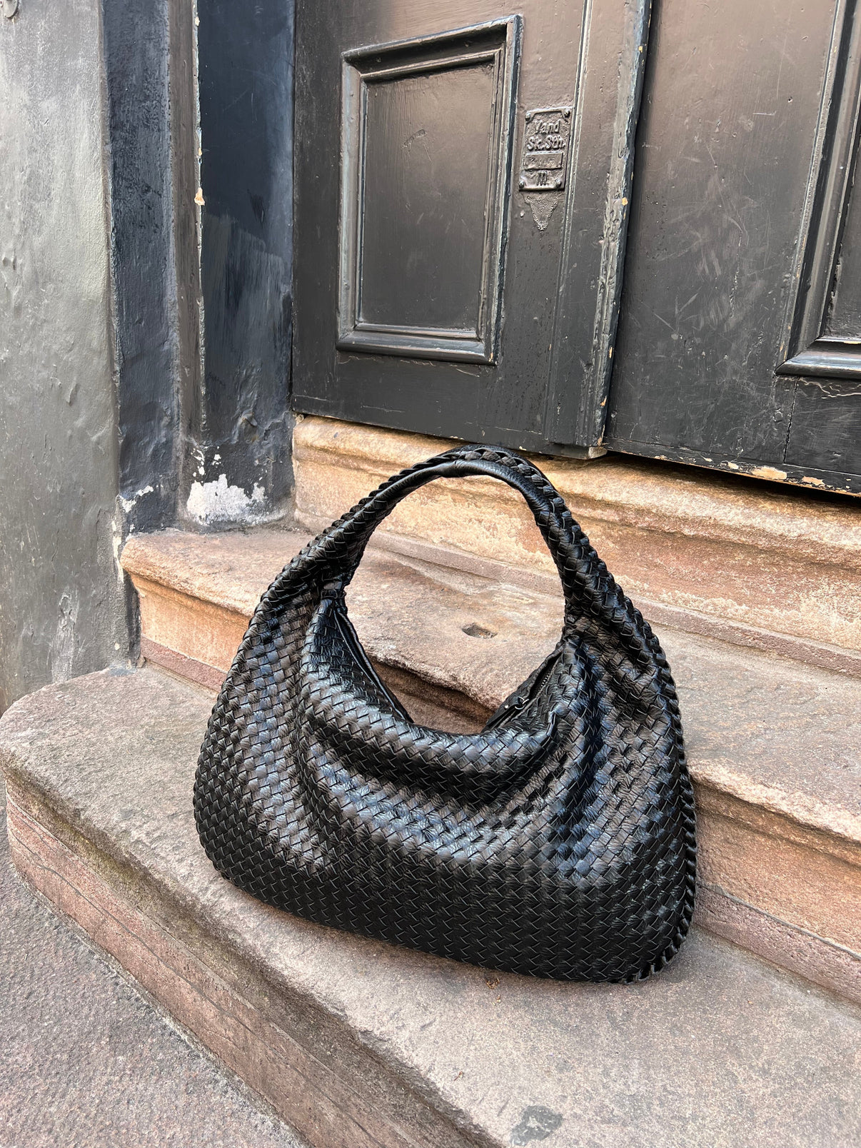 Trendy Women's Braided Handbag with Spacious Stylish Design