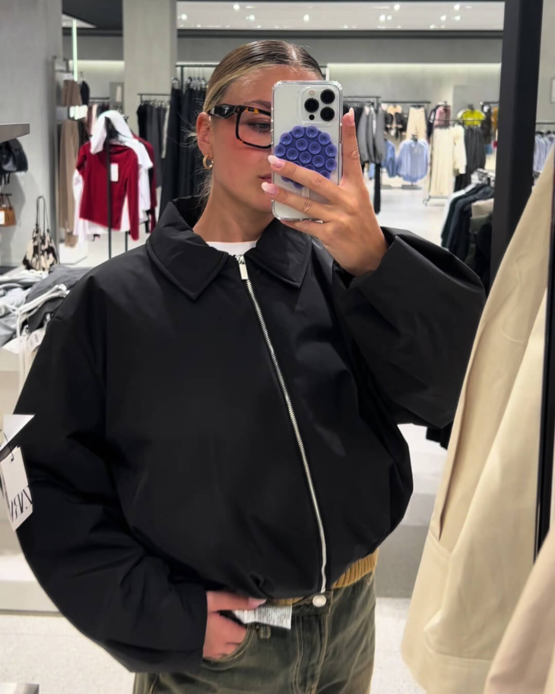 Short Women's Bomber Jacket with Zipper and Elastic Hem