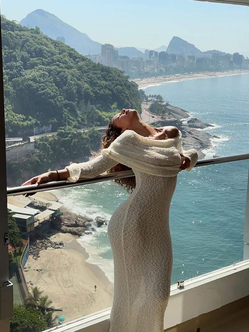 Off-Shoulder Maxi Dress with Long Sleeves Knitted