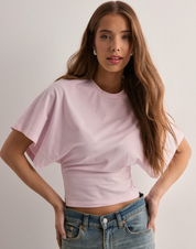 Femke - Trendy T-shirt with Wide Sleeves