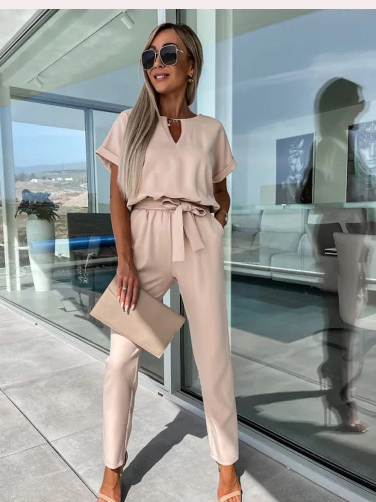 Elegant Jumpsuit Set for Women with Short Sleeves and Belt