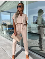 Elegant Jumpsuit Set for Women with Short Sleeves and Belt