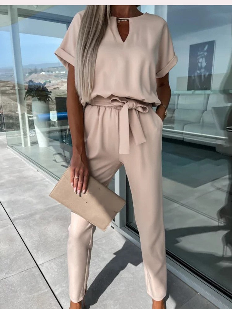 Elegant Jumpsuit Set for Women with Short Sleeves and Belt